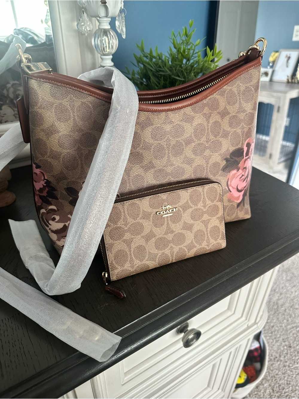 Coach Brown Signature Floral Laurel style Shoulder Bag with Pink Accents - Picture 6 of 9